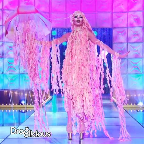 yvie oddly runway